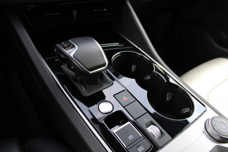 Volkswagen Touareg 3.0 TSi eHybrid Elegance | Luchtvering | Trekhaak | Memory | Head-Up | Panoramadak