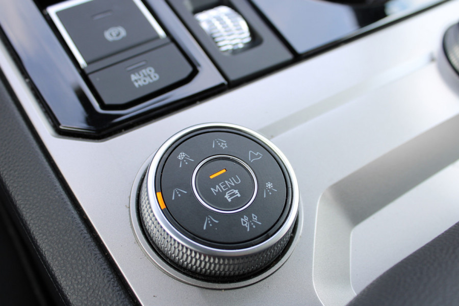 Volkswagen Touareg 3.0 TSi eHybrid Elegance | Luchtvering | Trekhaak | Memory | Head-Up | Panoramadak