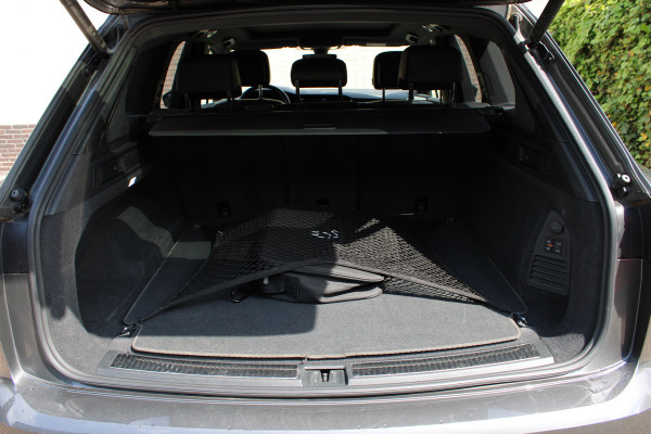 Volkswagen Touareg 3.0 TSi eHybrid Elegance | Luchtvering | Trekhaak | Memory | Head-Up | Panoramadak