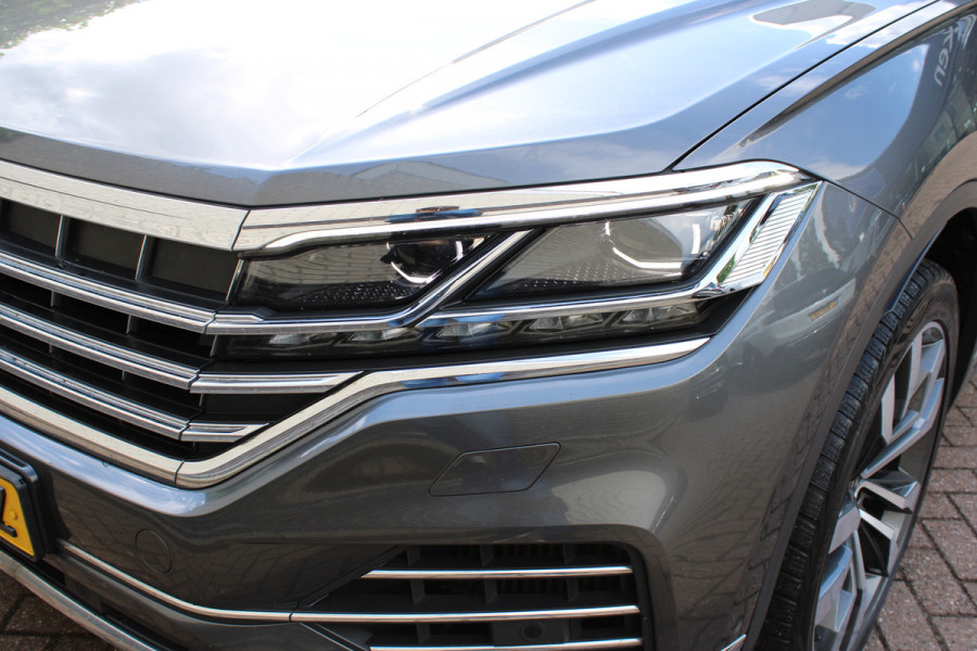 Volkswagen Touareg 3.0 TSi eHybrid Elegance | Luchtvering | Trekhaak | Memory | Head-Up | Panoramadak
