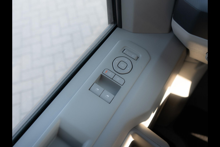 Kia PV5 Passenger Elite 71.2 kWh | Dubbele schuifdeur | PDC | 360 Graden Camera | Clima | Adapt. Cruise | BSM | Midden Airbag | 16" | Stoelverwarming & ventilatie | V2L