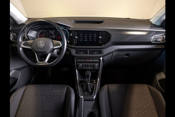 Volkswagen T-Cross 1.5 TSI Style / 150pk / Achteruitrijcamera / Apple Carplay
