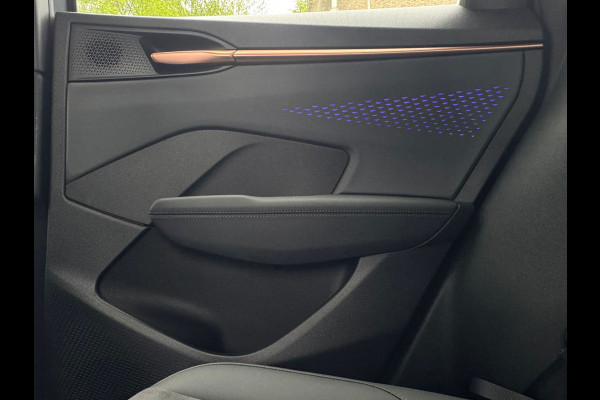 CUPRA Terramar 1.5 TSIe 150PK BUSINESS HEAD-UP/NAVI/CAMERA/LEDER MATRIX FABRIEKS GARANTIE