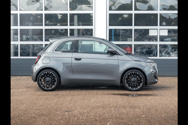Fiat 500E La Prima 42 kWh | Clima | Leder | 17" | Winter Pack | Apple Carplay | BSM |