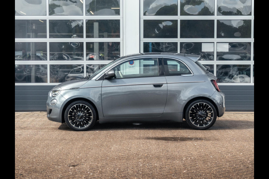 Fiat 500E La Prima 42 kWh | Clima | Leder | 17" | Winter Pack | Apple Carplay | BSM |