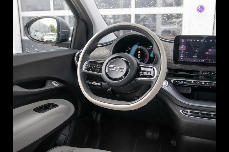 Fiat 500E La Prima 42 kWh | Clima | Leder | 17" | Winter Pack | Apple Carplay | BSM |