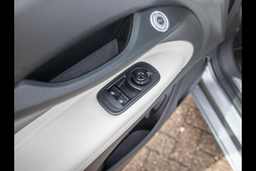 Fiat 500E La Prima 42 kWh | Clima | Leder | 17" | Winter Pack | Apple Carplay | BSM |