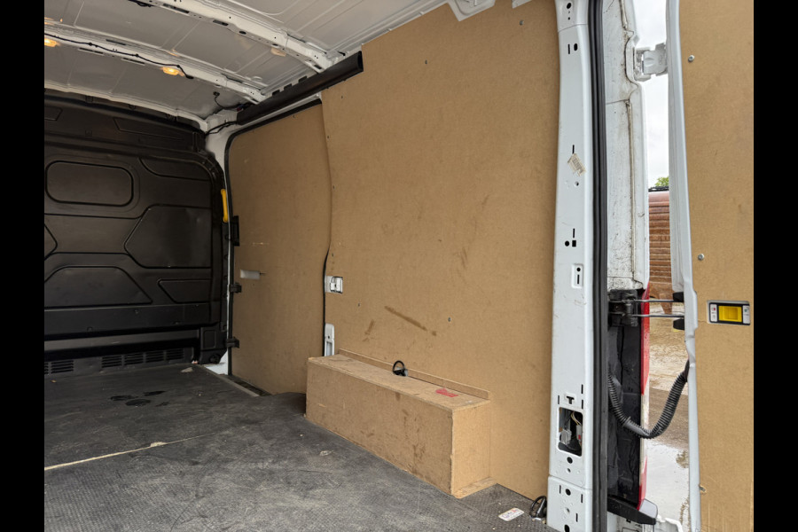 Ford E-Transit 68kWh 184PK L2H2 316km WLTP 95,4% (SOH) Climate Control Cruise Control CarPlay Navigatie Parkeersensoren v+a