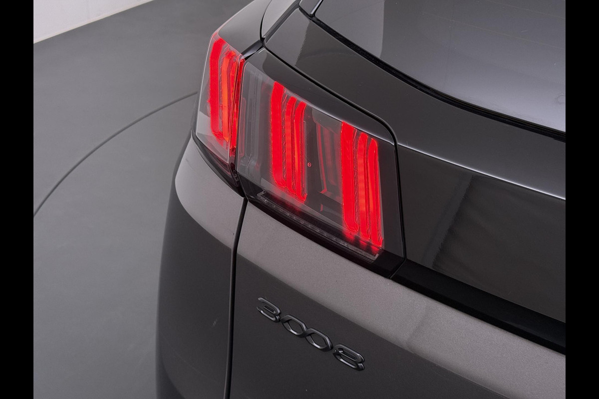 Peugeot 3008 1.6 HYbrid 225 GT Pack Business VAN: 25.900,- VOOR: 22.877,- UW WKVOORDEEL: 3.023,- | BLACK PACK | BOMVOL!! | ELKT. ACHTERKLEP | STOELVERWARMING | APPLECARPLAY | RIJKLAAR MET 12 MND BOVAG GARANTIE | ACHTERUITRIJ CAMERA | ADAP. CRUISE | DODE HOEK |