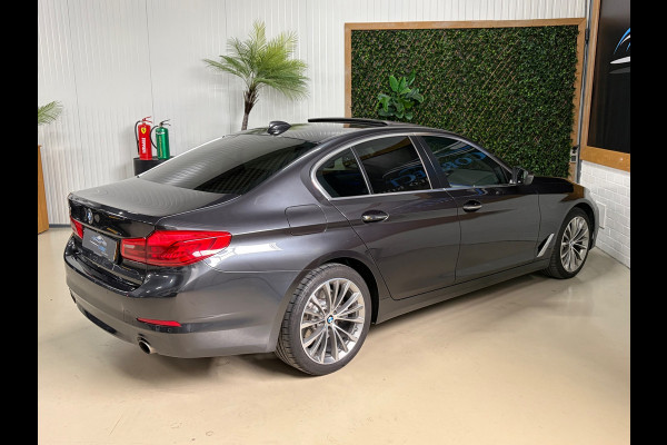 BMW 5 Serie 530i xDrive High Executive|Schuifdak|Memory|Trekhaak|