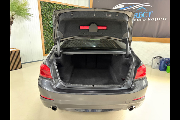 BMW 5 Serie 530i xDrive High Executive|Schuifdak|Memory|Trekhaak|