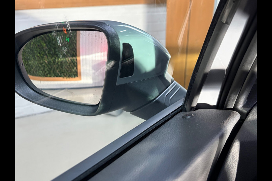Volkswagen Golf 1.5 eTSI 3x R-Line|Pano|ACC|Carplay|Alarm|