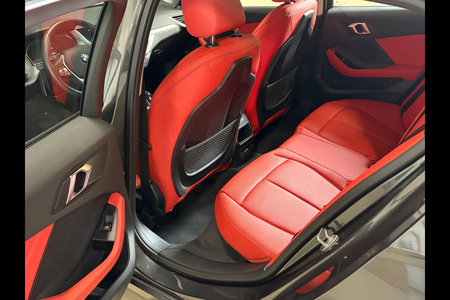 BMW 1-serie 118i High Executive|Pano|Leder|Carplay|
