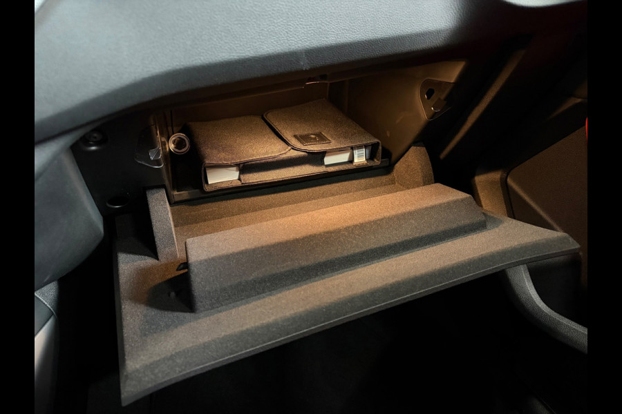 BMW 1-serie 118i High Executive|Pano|Leder|Carplay|
