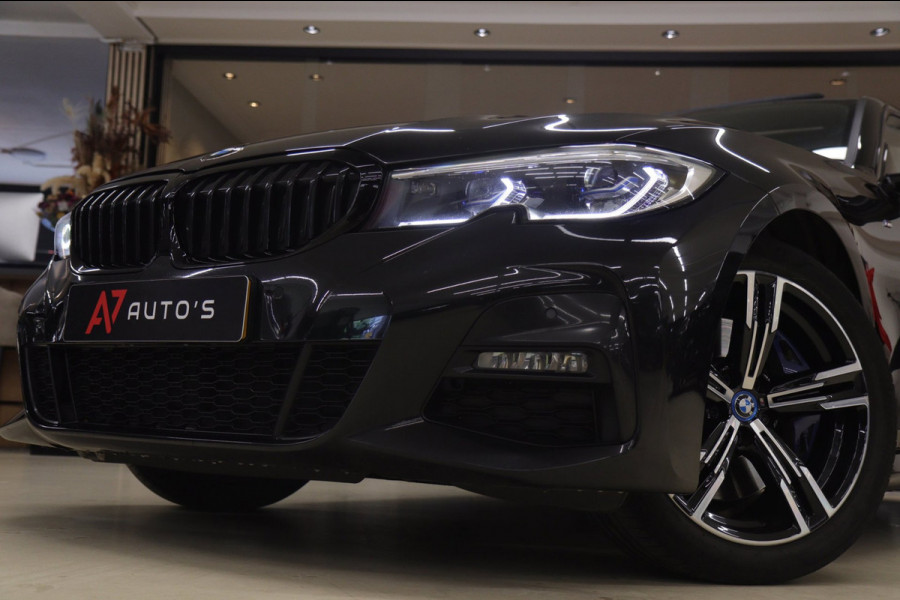 BMW 3-serie 330i High Executive M-PAKKET PANO/CARPLAY/SFEER/HK/HUD/VOL