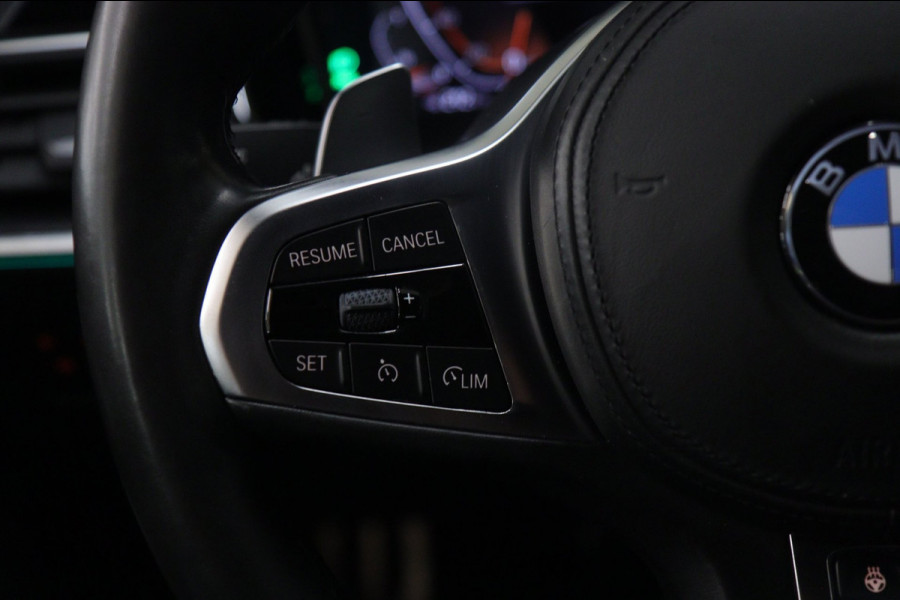 BMW 3-serie 330i High Executive M-PAKKET PANO/CARPLAY/SFEER/HK/HUD/VOL