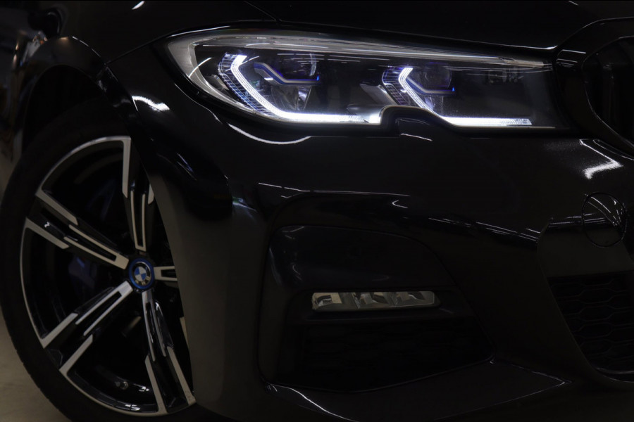 BMW 3-serie 330i High Executive M-PAKKET PANO/CARPLAY/SFEER/HK/HUD/VOL