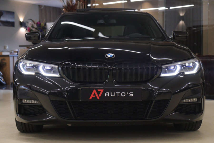 BMW 3-serie 330i High Executive M-PAKKET PANO/CARPLAY/SFEER/HK/HUD/VOL