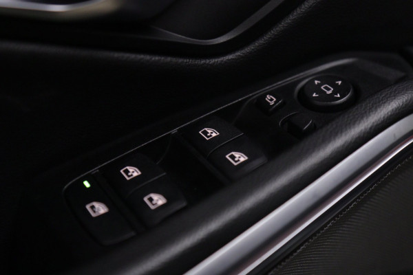 BMW 3-serie 330i High Executive M-PAKKET PANO/CARPLAY/SFEER/HK/HUD/VOL
