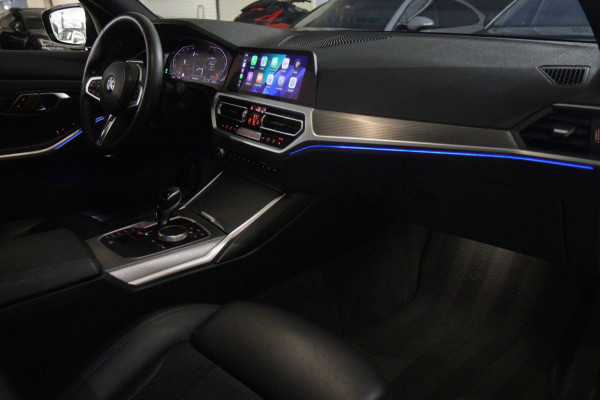 BMW 3-serie 330i High Executive M-PAKKET PANO/CARPLAY/SFEER/HK/HUD/VOL