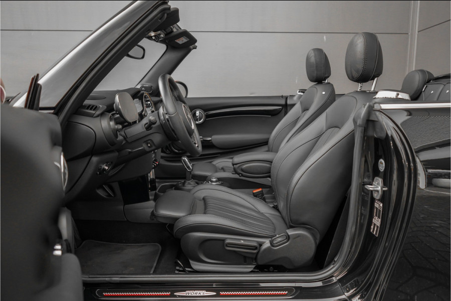 MINI Cabrio 2.0 John Cooper Works HUD H&K ACC Stuurwielverw Camera 18"