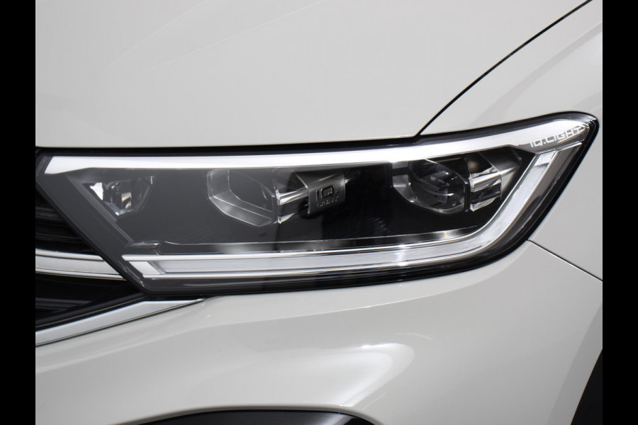 Volkswagen T-Roc 1.5 TSI DSG R-Line + IQ Drive pakket Automaat Camera Navigatie Apple Carplay/Android Auto Climate control Lichtmetalen Velgen Extra Getint Glas 18" Lichtmetalen Velgen