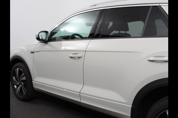 Volkswagen T-Roc 1.5 TSI DSG R-Line + IQ Drive pakket Automaat Camera Navigatie Apple Carplay/Android Auto Climate control Lichtmetalen Velgen Extra Getint Glas 18" Lichtmetalen Velgen
