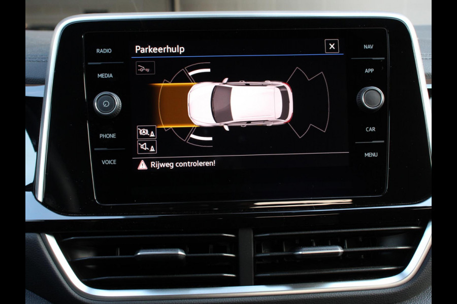 Volkswagen T-Roc 1.5 TSI DSG R-Line + IQ Drive pakket Automaat Camera Navigatie Apple Carplay/Android Auto Climate control Lichtmetalen Velgen Extra Getint Glas 18" Lichtmetalen Velgen