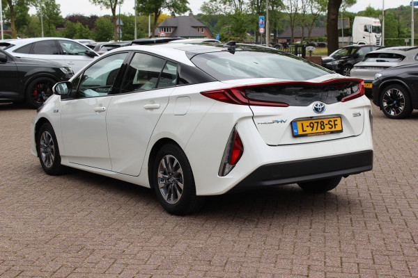 Toyota Prius 1.8 Plug-in Dynamic / Camera / Navigatie / Matrix LED / Keyless / 15'' / Zonnepaneel / Stoelverwarming / DAB / ACC