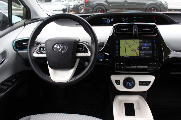 Toyota Prius 1.8 Plug-in Dynamic / Camera / Navigatie / Matrix LED / Keyless / 15'' / Zonnepaneel / Stoelverwarming / DAB / ACC