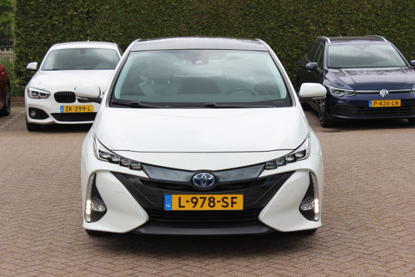 Toyota Prius 1.8 Plug-in Dynamic / Camera / Navigatie / Matrix LED / Keyless / 15'' / Zonnepaneel / Stoelverwarming / DAB / ACC