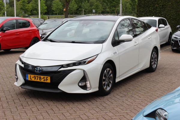 Toyota Prius 1.8 Plug-in Dynamic / Camera / Navigatie / Matrix LED / Keyless / 15'' / Zonnepaneel / Stoelverwarming / DAB / ACC