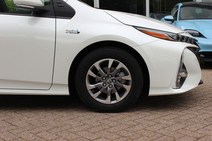 Toyota Prius 1.8 Plug-in Dynamic / Camera / Navigatie / Matrix LED / Keyless / 15'' / Zonnepaneel / Stoelverwarming / DAB / ACC
