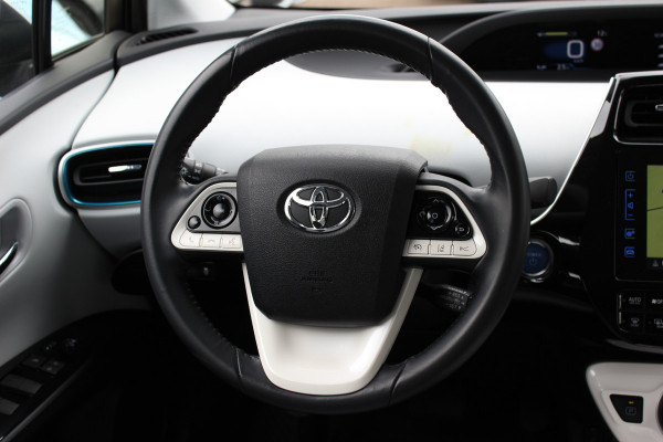 Toyota Prius 1.8 Plug-in Dynamic / Camera / Navigatie / Matrix LED / Keyless / 15'' / Zonnepaneel / Stoelverwarming / DAB / ACC