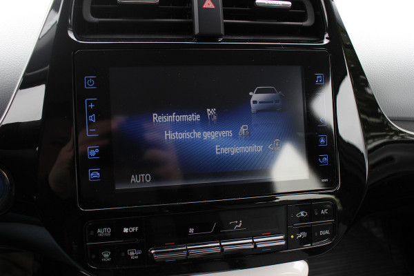 Toyota Prius 1.8 Plug-in Dynamic / Camera / Navigatie / Matrix LED / Keyless / 15'' / Zonnepaneel / Stoelverwarming / DAB / ACC