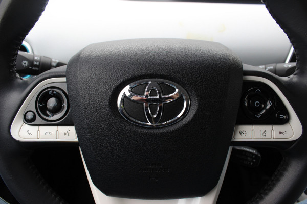 Toyota Prius 1.8 Plug-in Dynamic / Camera / Navigatie / Matrix LED / Keyless / 15'' / Zonnepaneel / Stoelverwarming / DAB / ACC