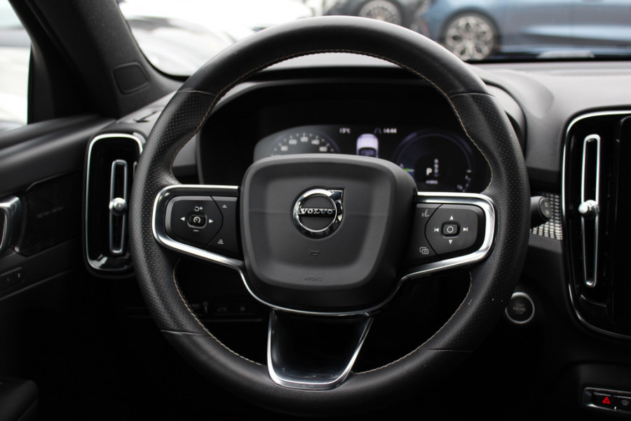 Volvo XC40 1.5 T5 Twin Engine Inscription R-Design / Full option! / Trekhaak / Panoramadak / 360Camera / Leder / Harman Kardon / 20'' / CarPlay / Stuur+Stoelverwarming / Bliss / Dodehoek / Cruise Control