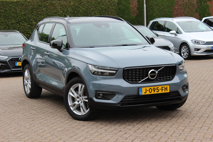 Volvo XC40 1.5 T5 Recharge R-Design / Camera / Leder / Harman Kardon / Keyless / 19'' / Stuur+Stoelverwarming / Elektr. Stoelen / Bliss / DAB / ACC
