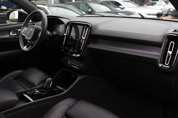Volvo XC40 1.5 T5 Recharge R-Design / Camera / Leder / Harman Kardon / Keyless / 19'' / Stuur+Stoelverwarming / Elektr. Stoelen / Bliss / DAB / ACC