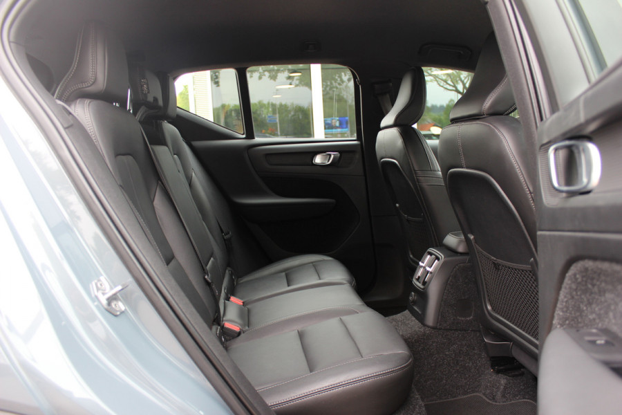 Volvo XC40 1.5 T5 Recharge R-Design / Camera / Leder / Harman Kardon / Keyless / 19'' / Stuur+Stoelverwarming / Elektr. Stoelen / Bliss / DAB / ACC