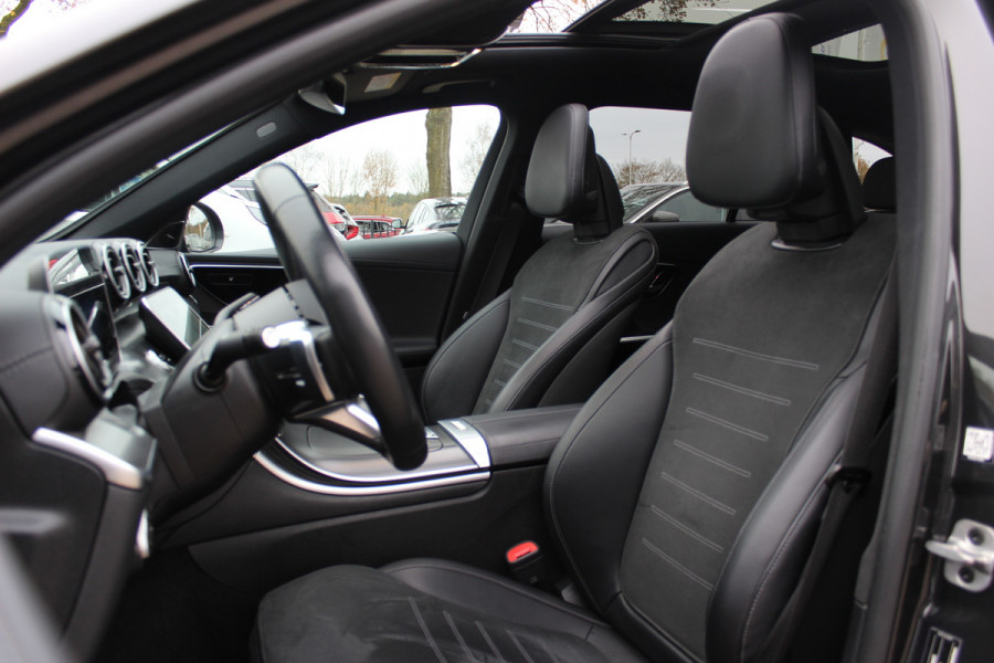Mercedes-Benz C-Klasse Estate 300 e 4MATIC AMG Line / Panoramadak / 360Camera / Burmester / Sfeerverlichting / 18'' / CarPlay / Stoelverwarming / DAB / Cruise Control