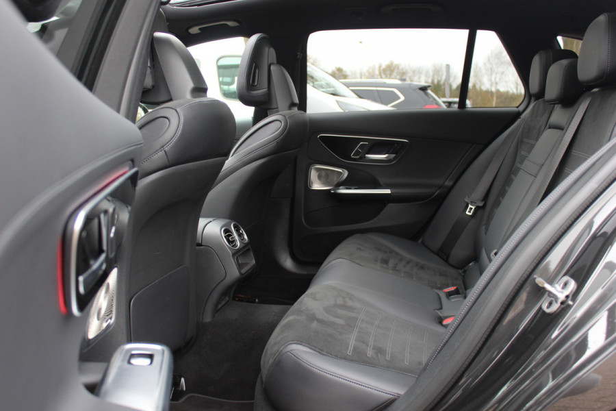 Mercedes-Benz C-Klasse Estate 300 e 4MATIC AMG Line / Panoramadak / 360Camera / Burmester / Sfeerverlichting / 18'' / CarPlay / Stoelverwarming / DAB / Cruise Control