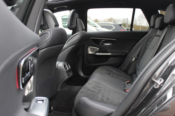 Mercedes-Benz C-Klasse Estate 300 e 4MATIC AMG Line / Panoramadak / 360Camera / Burmester / Sfeerverlichting / 18'' / CarPlay / Stoelverwarming / DAB / Cruise Control