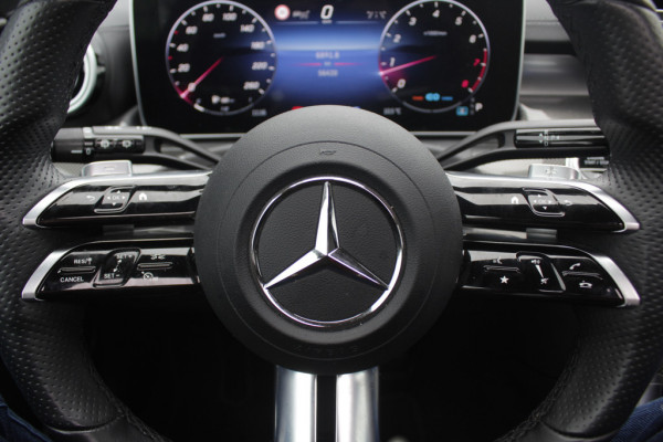 Mercedes-Benz C-Klasse Estate 300 e 4MATIC AMG Line / Panoramadak / 360Camera / Burmester / Sfeerverlichting / 18'' / CarPlay / Stoelverwarming / DAB / Cruise Control