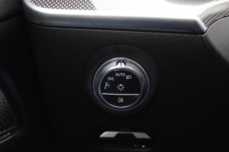 Mercedes-Benz C-Klasse Estate 300 e 4MATIC AMG Line / Panoramadak / 360Camera / Burmester / Sfeerverlichting / 18'' / CarPlay / Stoelverwarming / DAB / Cruise Control
