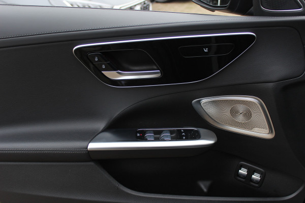 Mercedes-Benz C-Klasse Estate 300 e 4MATIC AMG Line / Panoramadak / 360Camera / Burmester / Sfeerverlichting / 18'' / CarPlay / Stoelverwarming / DAB / Cruise Control