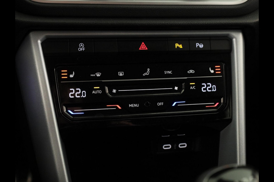 Volkswagen T-Roc 1.0 TSI Life Edition GOAL 116 pk | Navigatie | Parkeersensoren (Park assist) | Autom. airco | Adaptieve cruise control | Stoelverwarming |