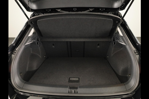 Volkswagen T-Roc 1.0 TSI Life Edition GOAL 116 pk | Navigatie | Parkeersensoren (Park assist) | Autom. airco | Adaptieve cruise control | Stoelverwarming |