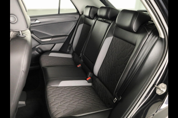 Volkswagen T-Roc 1.0 TSI Life Edition GOAL 116 pk | Navigatie | Parkeersensoren (Park assist) | Autom. airco | Adaptieve cruise control | Stoelverwarming |