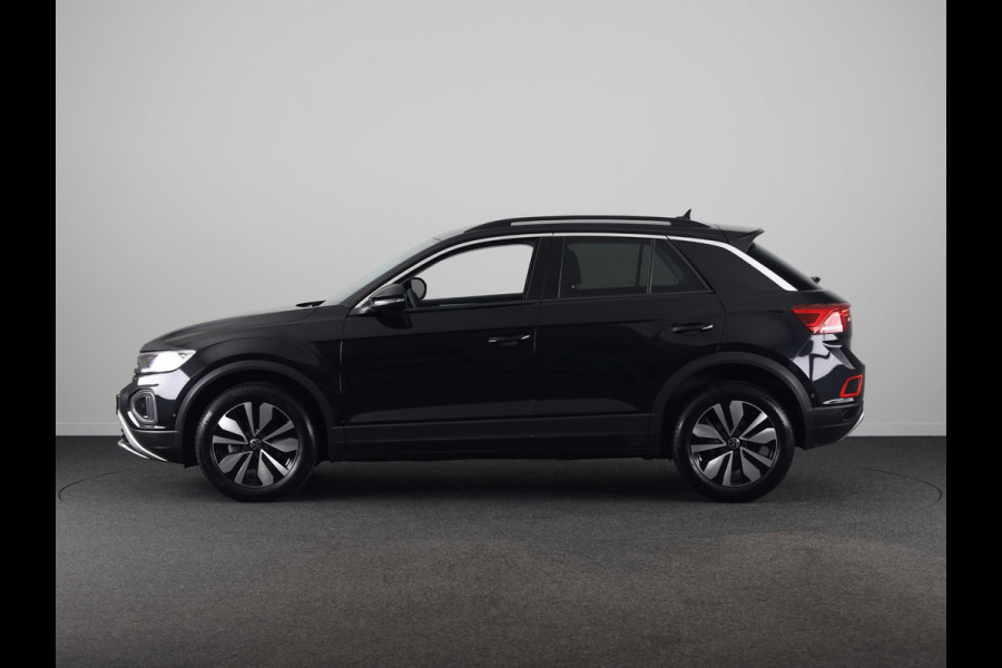 Volkswagen T-Roc 1.0 TSI Life Edition GOAL 116 pk | Navigatie | Parkeersensoren (Park assist) | Autom. airco | Adaptieve cruise control | Stoelverwarming |